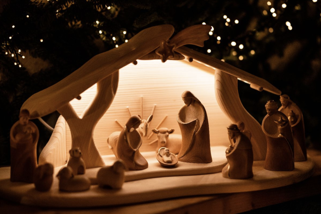 House of One - Weihnachtliche Krippe aus Holz